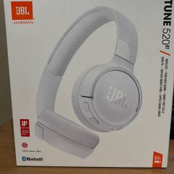 JBL Tune 520BT - Wireless on-ear headphones - White
