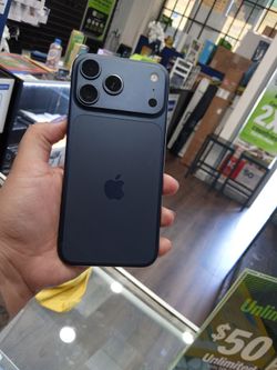 17 pro Max 256gb at&t only