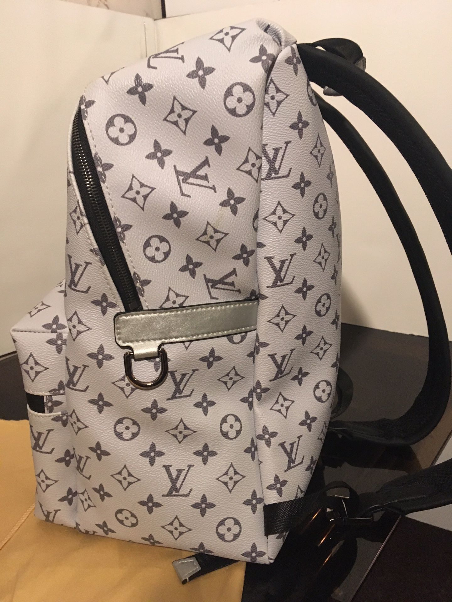 LOUIS VUITTON APOLLO BACKPACK for Sale in City of Industry