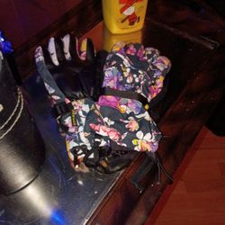 "Burton" Flowered Gloves