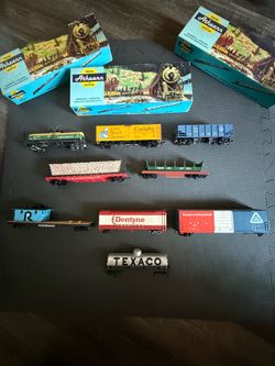 Train Railcars HO Scale