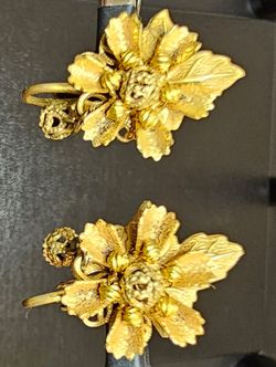 Vintage Stanley Hagler NYC Signed Gold Tone Filigree Floral Leaf Clip On Earrings