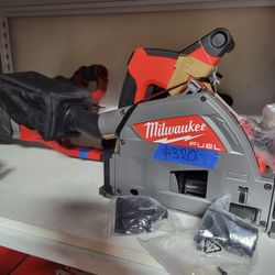 Milwaukee
M18 FUEL 18V Lithium-lon Cordless Brushless 6-1/2 in. Plunge Cut Track Saw (Tool-Only)