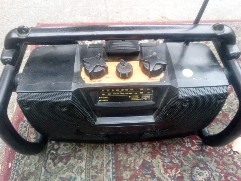 DeWalt Job site Stereo AM / FM / AUX Model DW911 Construction Radio