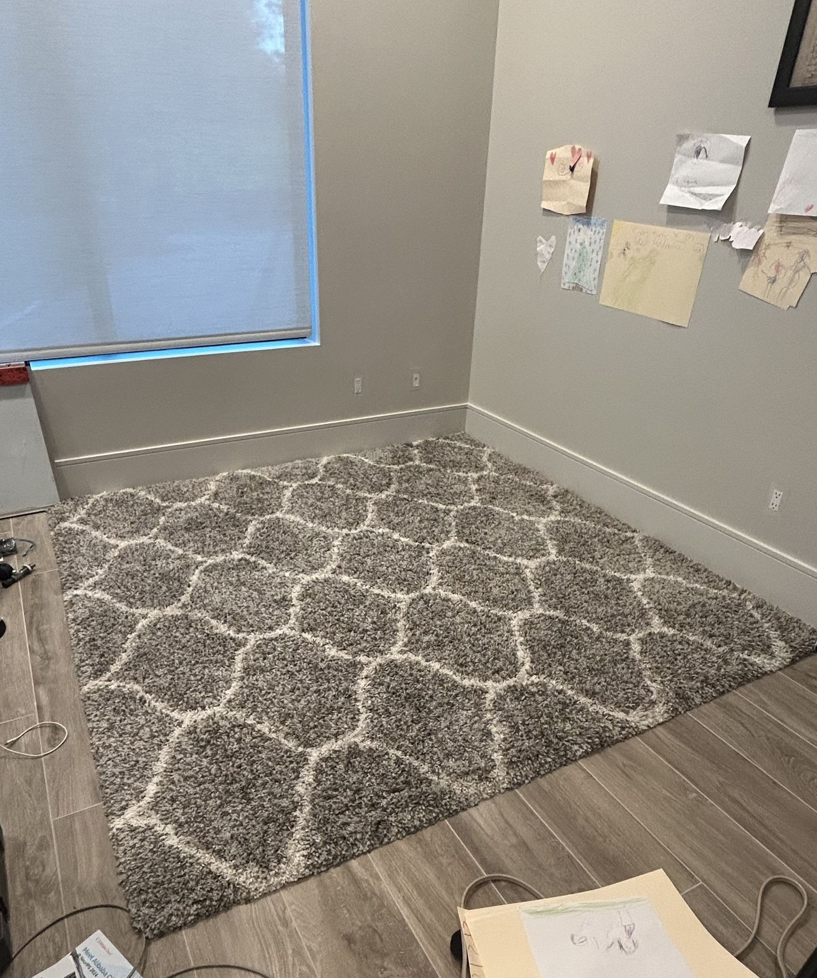 Grey/white Rug