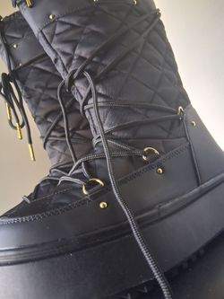 Black tall Fashion Boots size 7