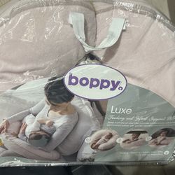 Boppy Nursing pillow