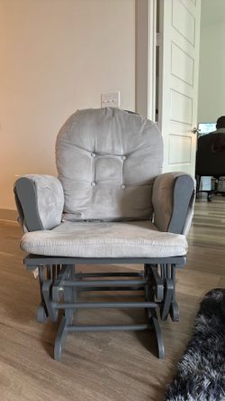 Storkcraft Premium Hoop And Glider Ottoman Maternity Chair
