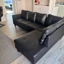 Black Berverlys Modern 98" 2pc Sectional Sofa with Right Facing Chaise by Latitude Run