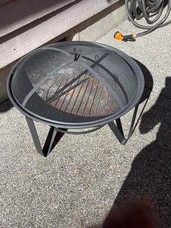 Portable steel outdoor fire pit
