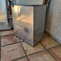 100% Stainless Steel Storage Container  11 × 22x 24