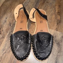Women’s sandals