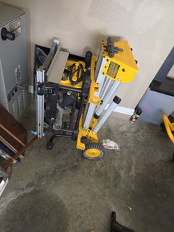 Table Saw With Stand
