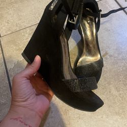 Black Wedges 