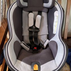 Chicco Convertible Car seat 