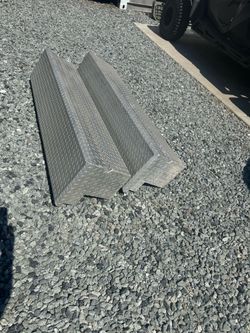 Side mount tool boxes