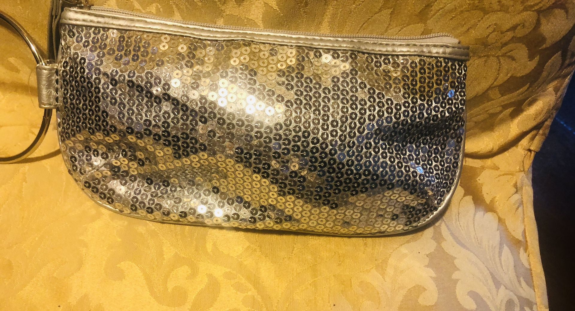 Sequence Cluth Bag With Round Ring Handle