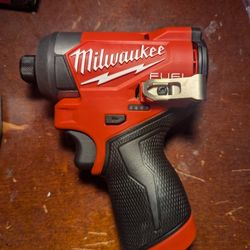 M12 Fuel Impact With Battery And Charger 