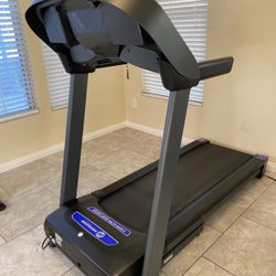Solid Treadmill With Bluetooth And Speakers 