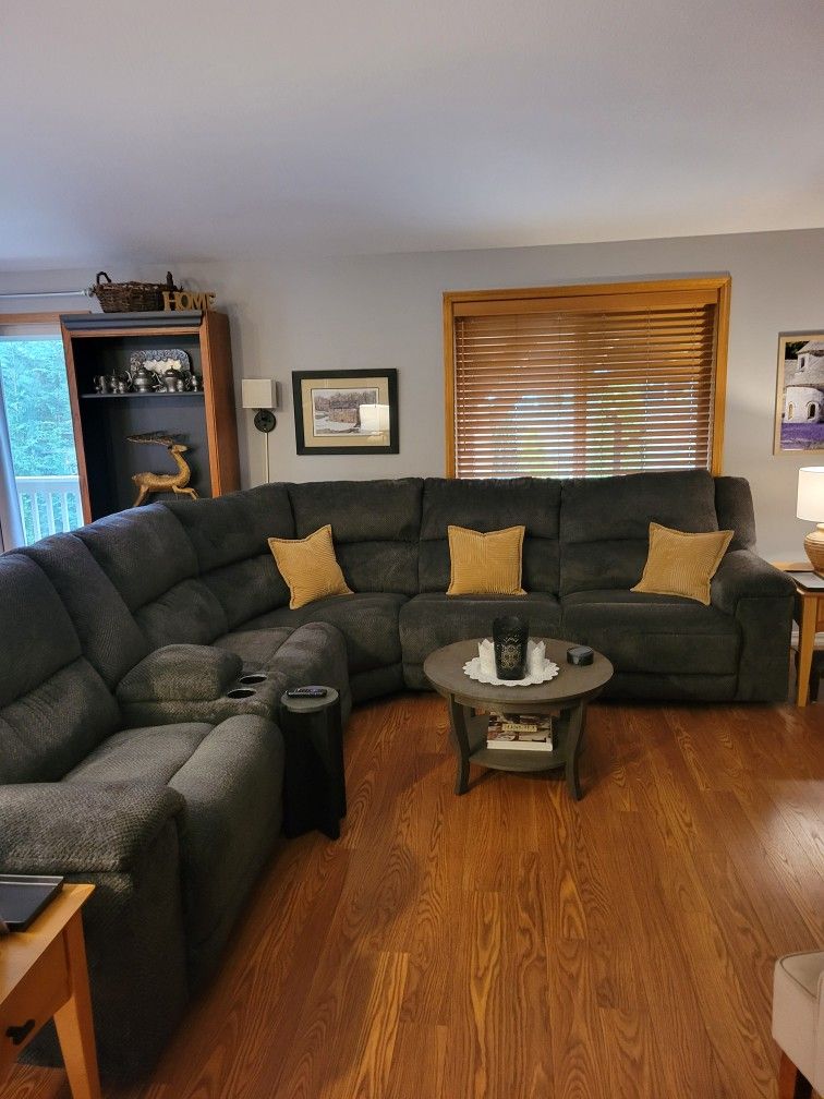 9 Month Old Three Seats Reclining Couch.