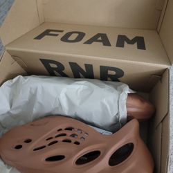 ADIDAS YEEZY FOAM RNR Clay Red HP5335