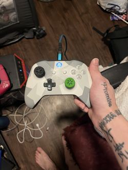 Xbox Wireless Controller (Winter Forces Edition)