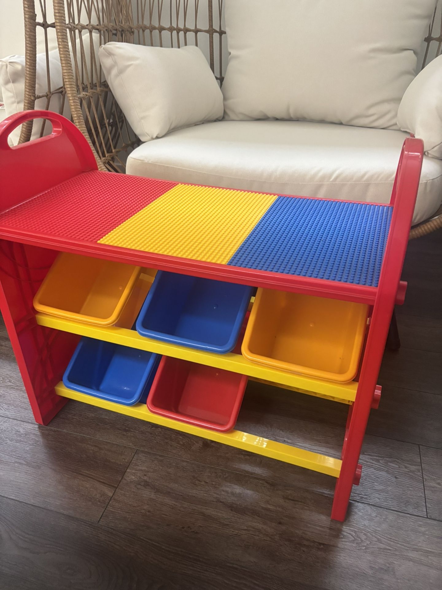 Kids Toy Chest In Excellent Condition
