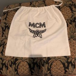 Mcm Dust https://offerup.com/redirect/?o=QmFnLk5ldw==