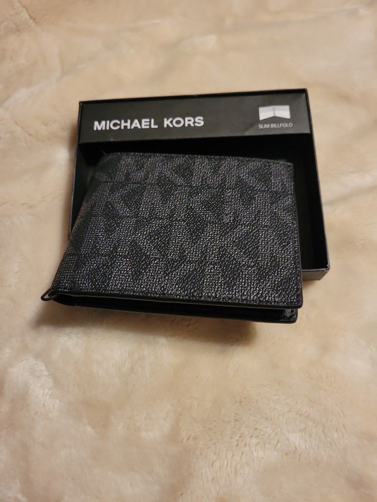 Brand New Michael KORS Wallet 