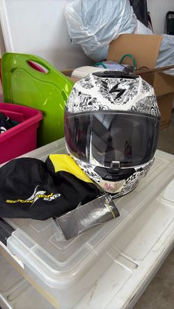 Small Scorpion EXO Motorcycle Helmet