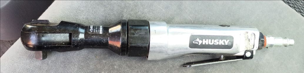 Husky 3/8 inch Air Ratchet Wrench 50lbs