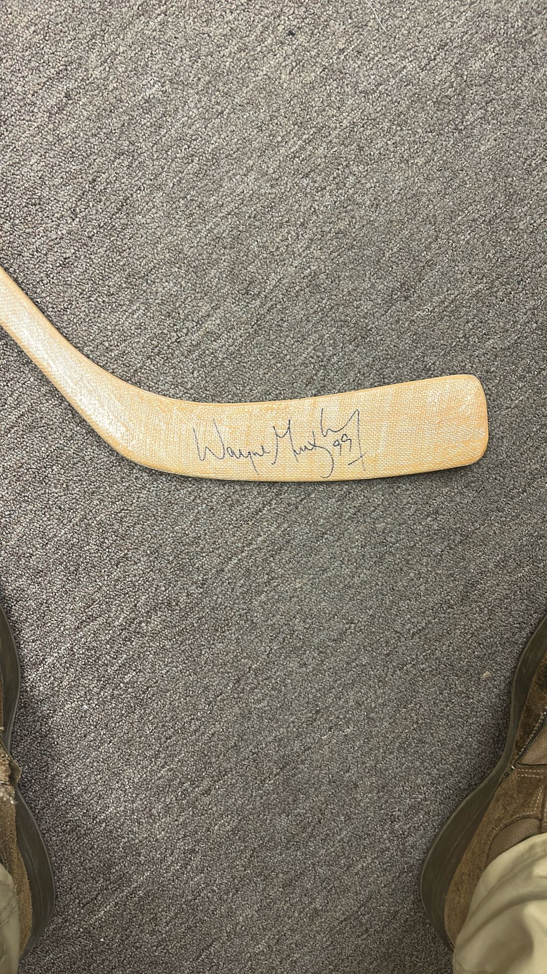 Wayne Gretzky signed hespeler hockey stick