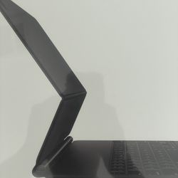 iPad Air 13 Magic Keyboard