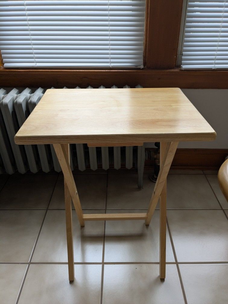 Wood Folding Table – Compact & Sturdy