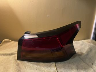 NICE! 2019-2022 NISSAN ALTIMA RIGHT PASSENGER SIDE OUTER HALOGEN TAIL LIGHT OEM