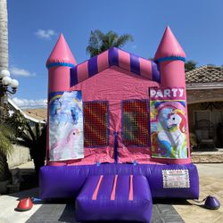 Jumpers. Carpas. Mesas. Sillas