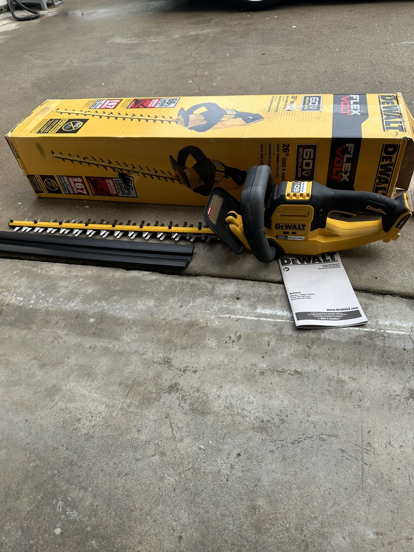 DEWALT FLEXVOLT 60V MAX 26 in. Brushless Cordless Battery Powered Hedge Trimmer (Tool Only)
