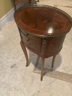 Antique type table
