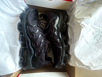 Nike Air VaporMax Plus Triple Black Sneakers