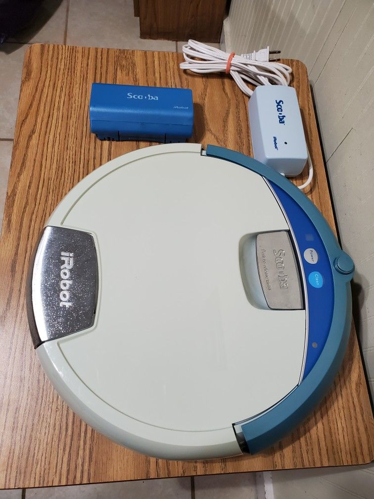 iRobot Scooba Automatic Self Driving Vacuum Robot. (with Extra battery)