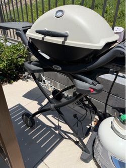 Weber Q portable grill with stand