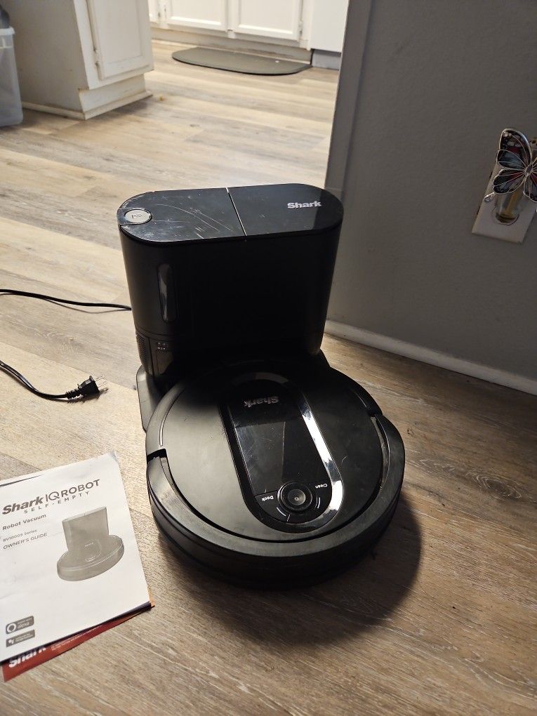 Shark Self Empty Iq Vacuum R1000s 