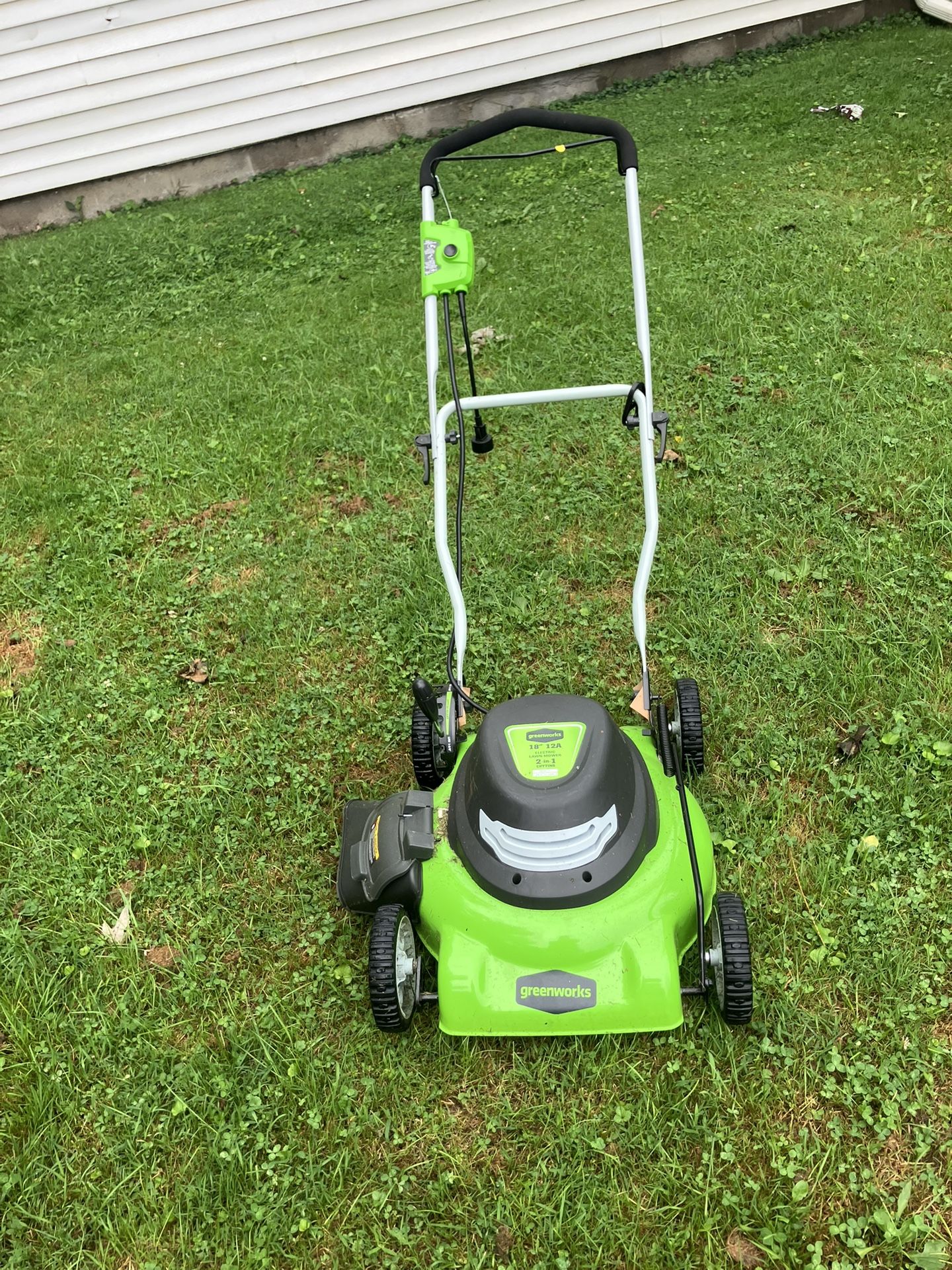 GreenWorks Eletric Lawnmower