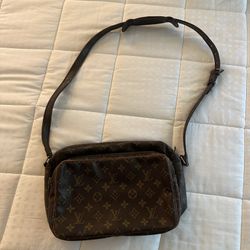 Louis Vuitton Crossbody Bag 