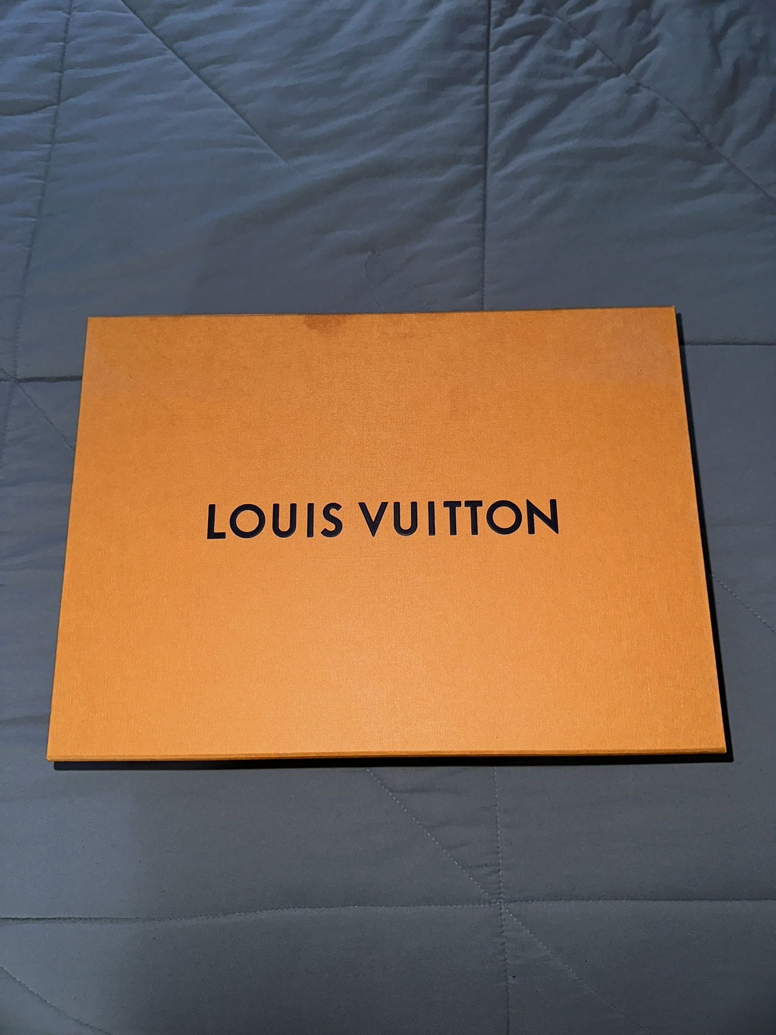 Louis Vuitton PM district Messenger Bag