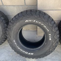 Pair Of 31/10.50/r15 Bf Goodrich At Tires