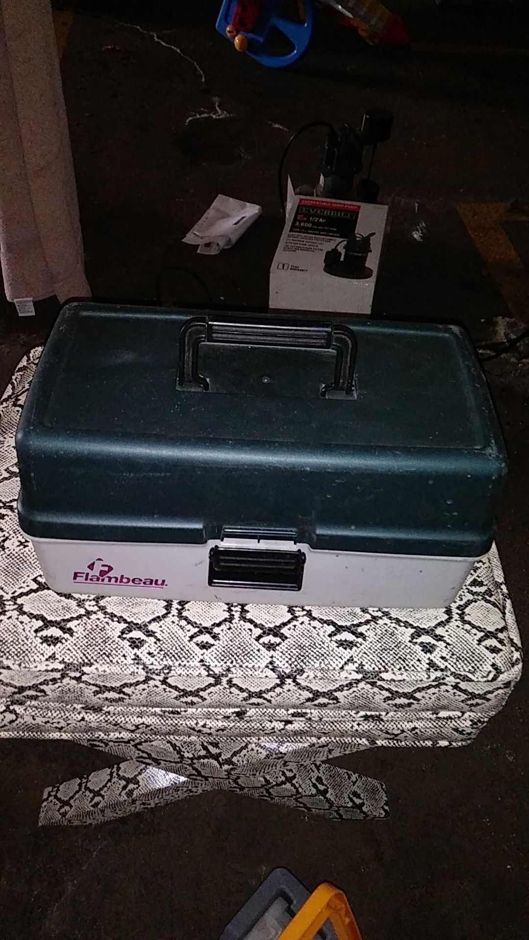 Flambeau box