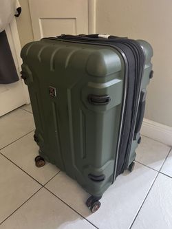luggage set almost new