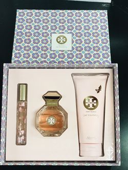 100 % authentic TORY BURCH LOVE RELENTLESSLY. LARGE SIZE GIFT SET INCLUDES 3.4OZ PERFUME, 6.7OZ (200ML) BODY LOTION AND MINI PERFUME. ORIGINAL BRAND