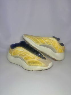 Size 8.5 - adidas Yeezy 700 V3 Mono Safflower